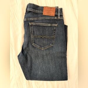 Men’s Lucky Brand Jeans 121 slim. 36”w x 32”l. Dark blue denim.